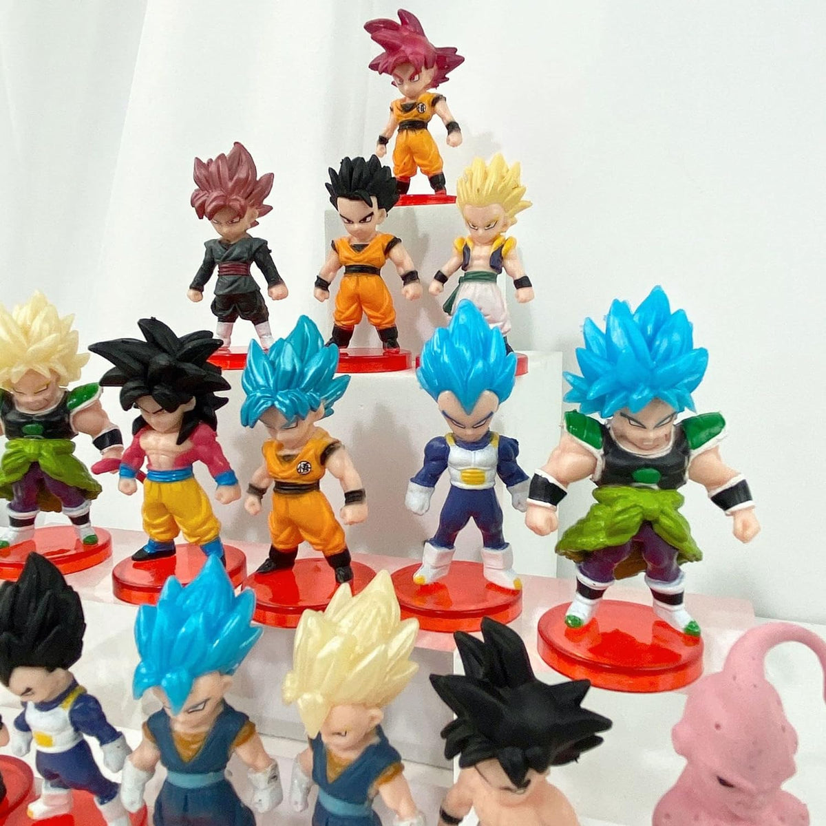 Dragon Ball Z 16-Piece Action Figure Set