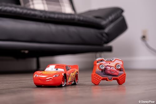 Jada Toys Pixar Cars 1:24 Lightning McQueen RC Remote Control Car 2.4 GHz